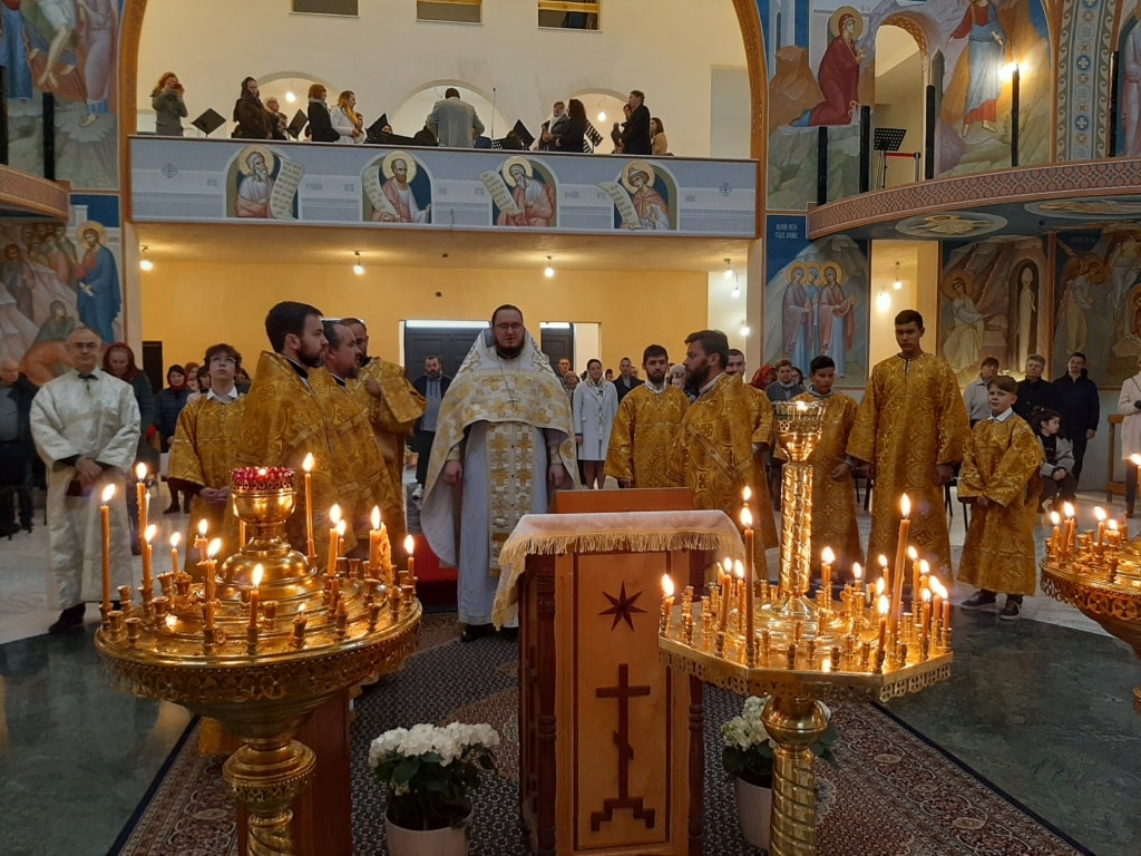 W siedemnastą niedzielę po Pięćdziesiątnicy, 17 października br., św. Liturgii w stołecznej Hagii Sophii przewodniczył o. ihumen Pantelejmon (Karczewski) z monasteru Zwiastowania Najświętszej Bogurodzicy w Supraślu.