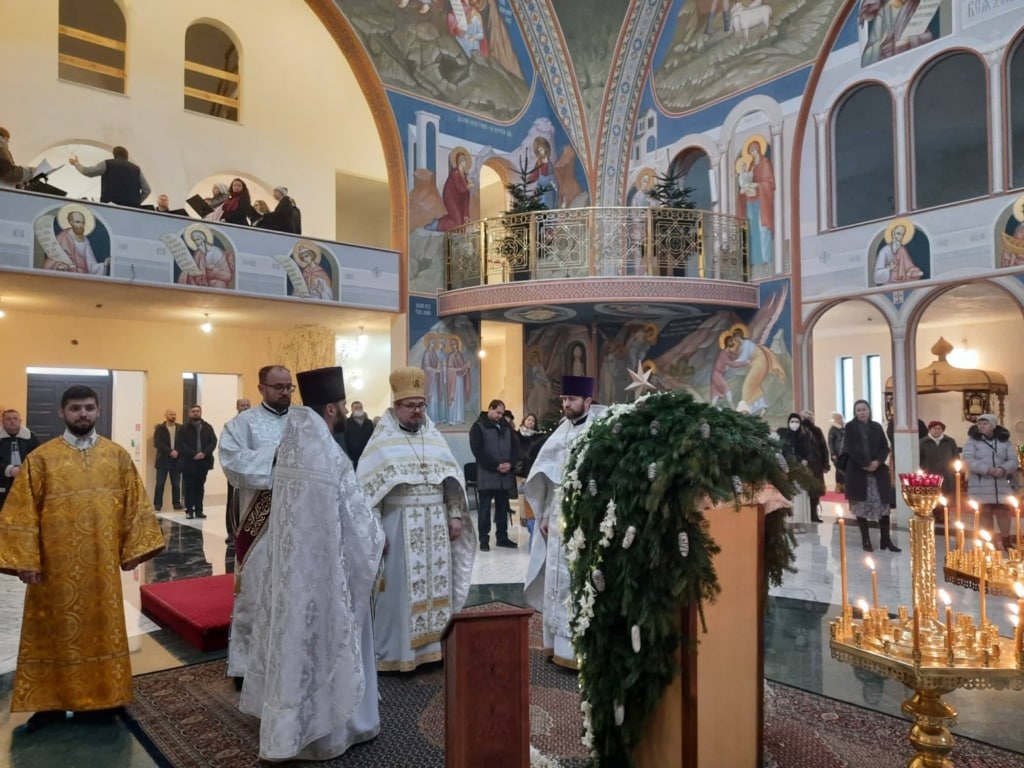 W niedzielę przed świętem Objawienia Pańskiego, która w roku bieżącym przypadła 16 stycznia, św. Liturgii przewodniczył proboszcz ks. mitrat Adam Siemieniuk wraz z miejscowym duchowieństwem.