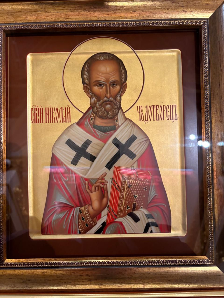 Święto przeniesienia relikwii św. Mikołaja, upamiętnia wydarzenie z 1087 roku, kiedy to zostały one przeniesione z Miry w Azji Mniejszej (dzisiejsza Turcja) do Bari we Włoszech.